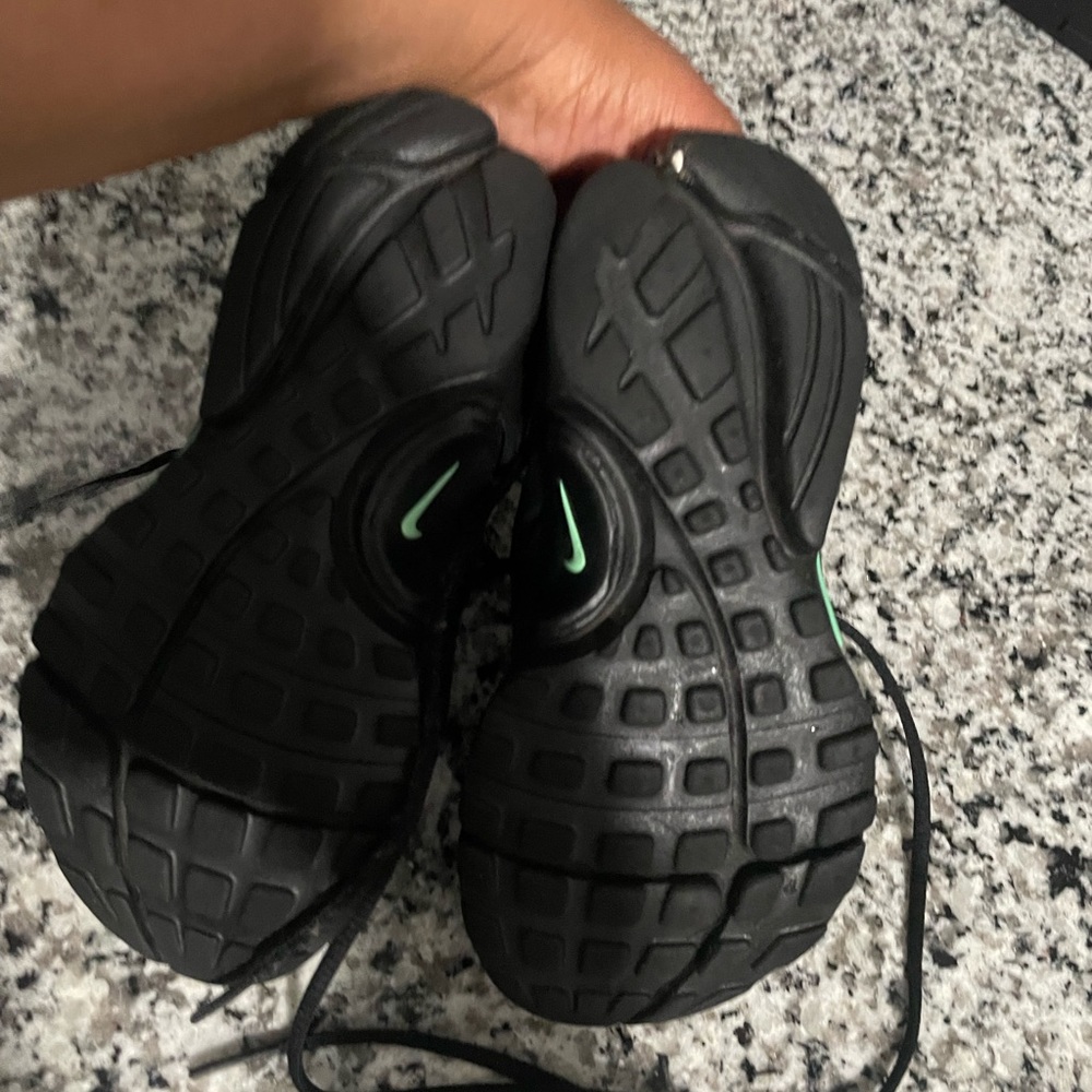 Nike - Picture 4 of 5